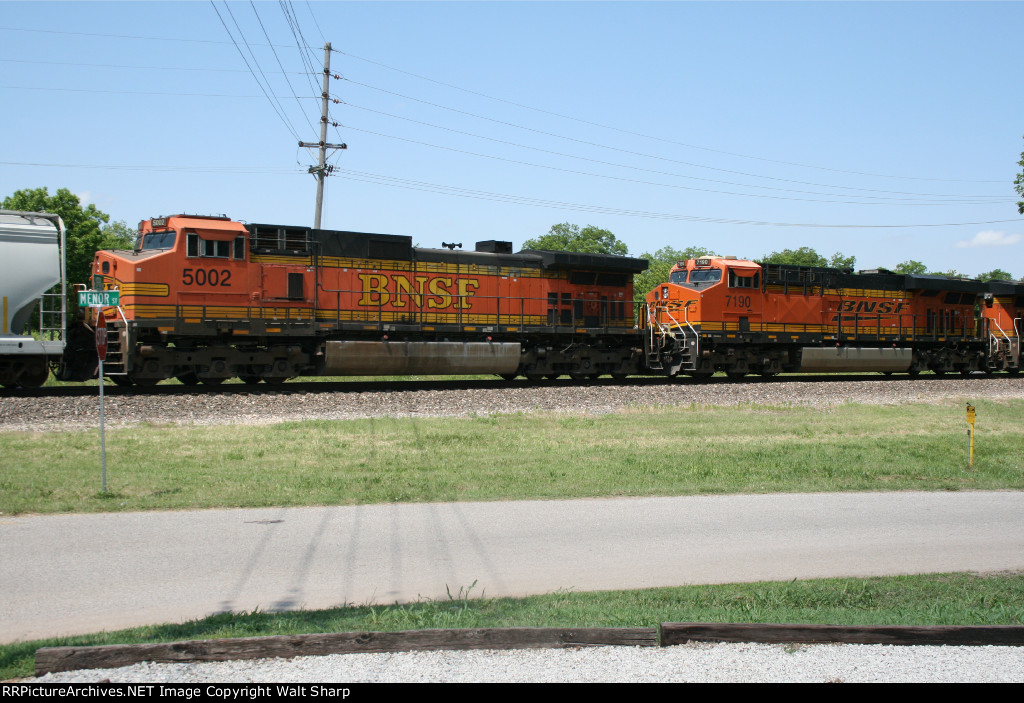 BNSF 5002